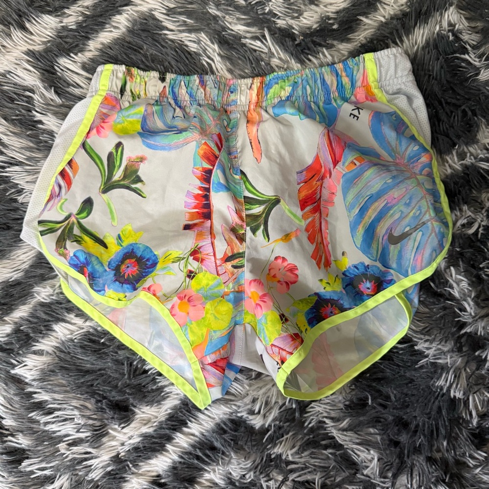 Nike Tropical Print Athletic Shorts Dri Fit TEMPO Size small, EUC